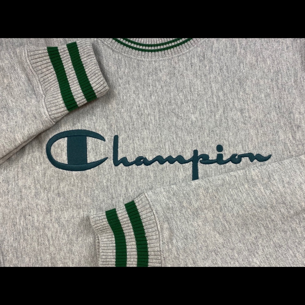 CHAMPION SWEATSHIRT